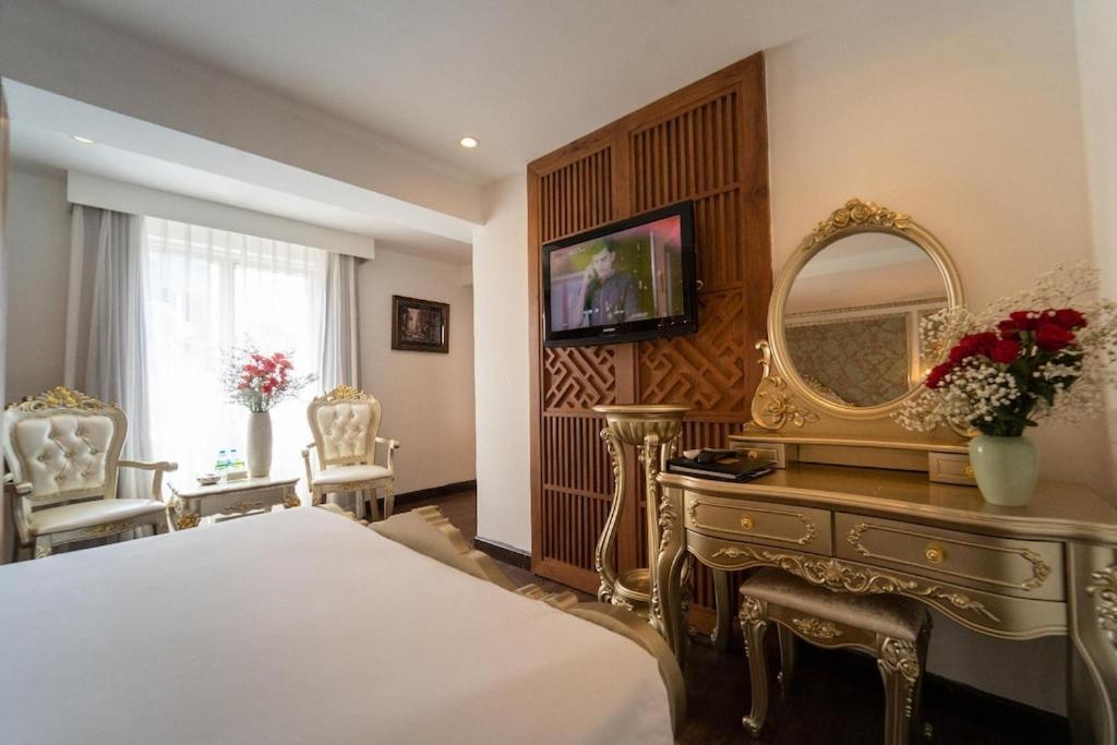The White Hotel 8A Thai Van Lung Ho Chi Minh-stad Buitenkant foto