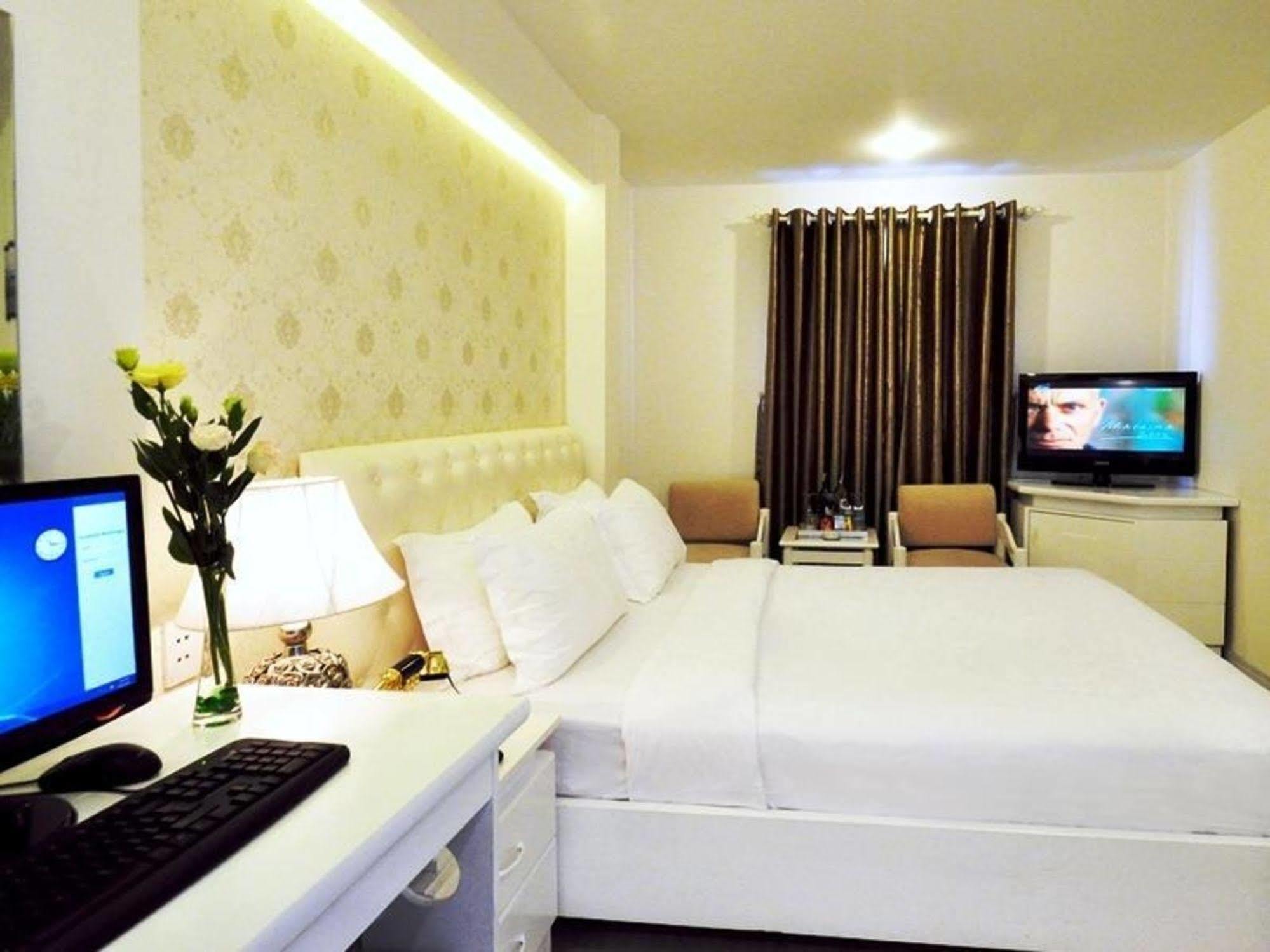 The White Hotel 8A Thai Van Lung Ho Chi Minh-stad Buitenkant foto